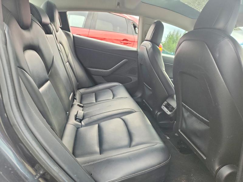 78909405 :رقم المزاد ، 5YJ3E1EA1JF052567 vin ، 2018 Tesla Model 3 مزاد بيع