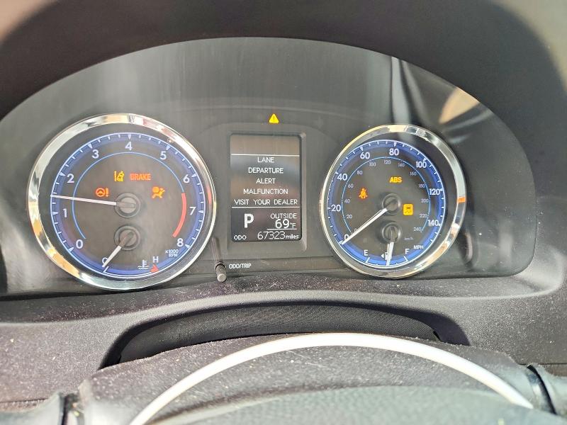 45460986 :رقم المزاد ، 2T1BURHE4HC960943 vin ، 2017 Toyota Corolla مزاد بيع