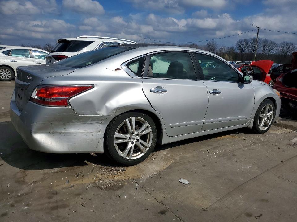 2015 Nissan Altima მანქანა იყიდება აუქციონზე, vin: 1N4BL3AP6FC134294, აუქციონის ნომერი: 42009476