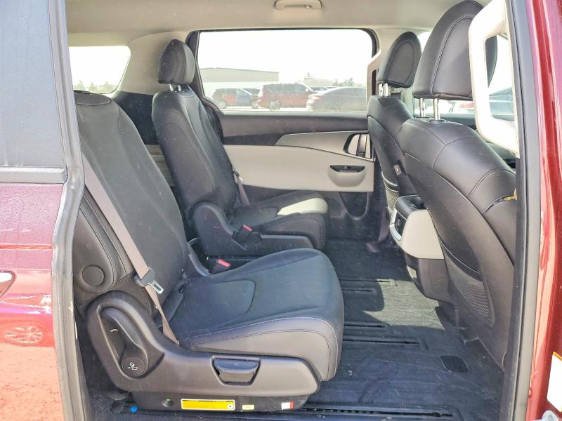79615605 :رقم المزاد ، KNDNB4H3XP6249385 vin ، 2023 Kia Carnival مزاد بيع