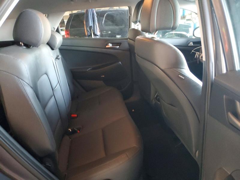 79485985 :رقم المزاد ، KM8J33A48JU772766 vin ، 2018 Hyundai Tucson مزاد بيع