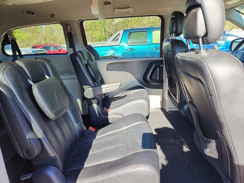 45822036 :رقم المزاد ، 2C4RC1BG6FR645331 vin ، 2015 Chrysler Town & Country مزاد بيع