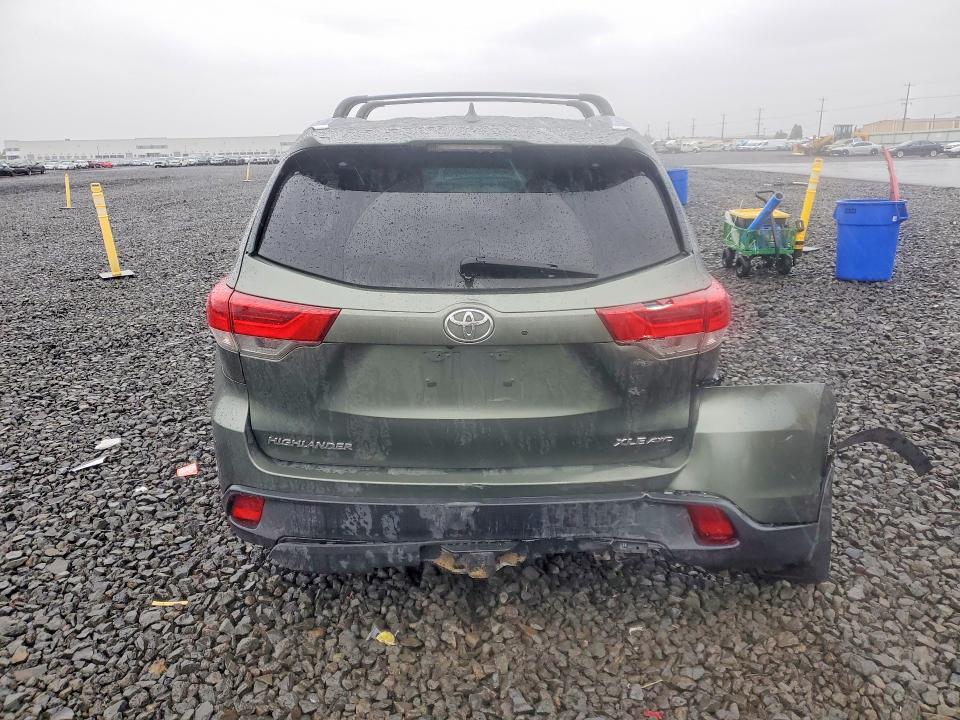 2019 Toyota Highlander მანქანა იყიდება აუქციონზე, vin: 5TDJZRFH3KS940661, აუქციონის ნომერი: 47308536