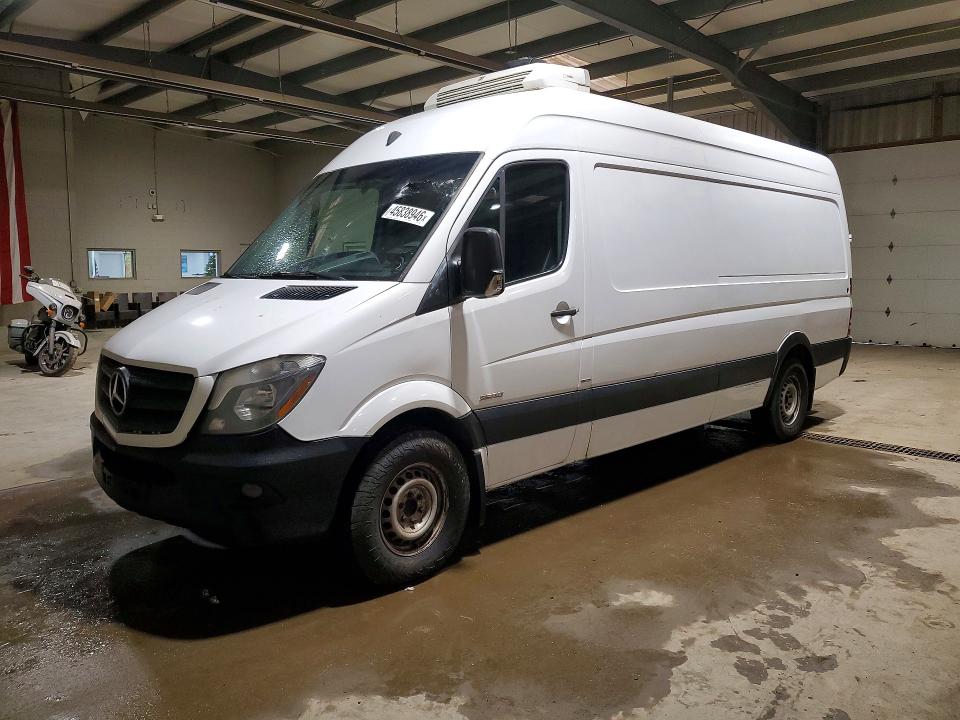 45838946 :رقم المزاد ، WD3PE8CC4F5960447 vin ، 2015 Mercedes Benz Sprinter مزاد بيع