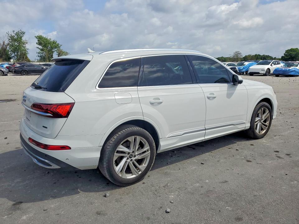 47860256 :رقم المزاد ، WA1LXAF7XMD014161 vin ، 2021 Audi Q7 مزاد بيع