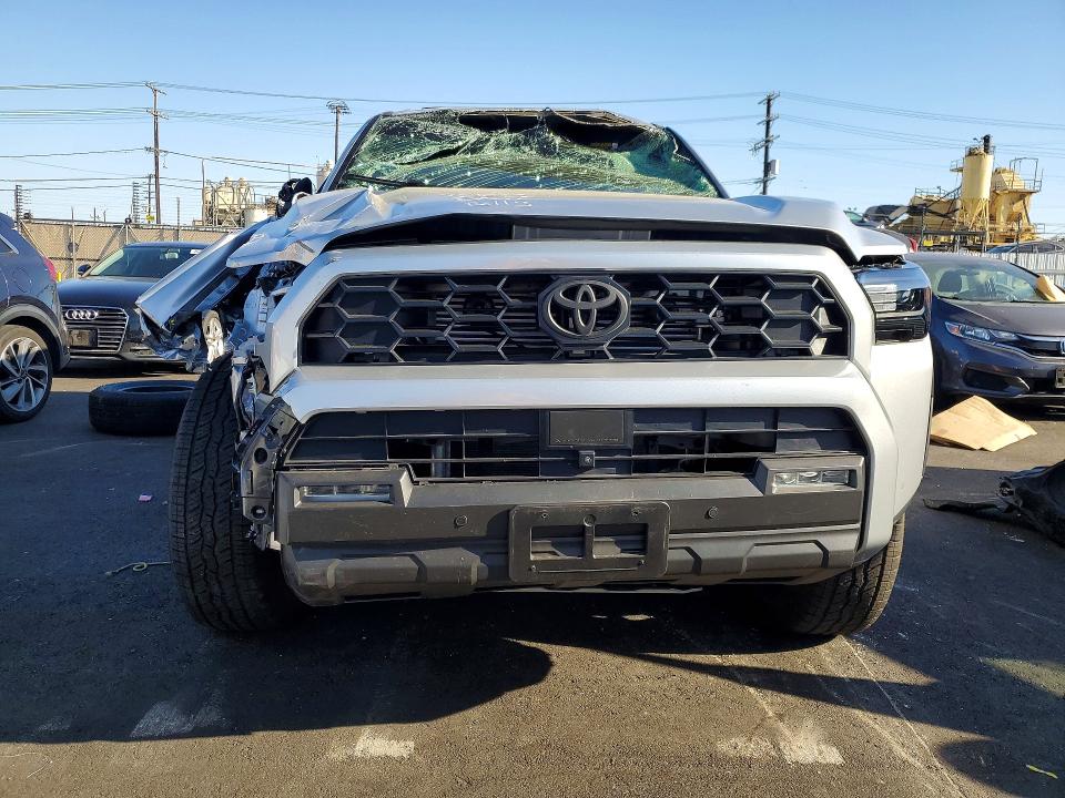 2025 Toyota 4runner მანქანა იყიდება აუქციონზე, vin: JTEVA5BR3S5049304, აუქციონის ნომერი: 45634296