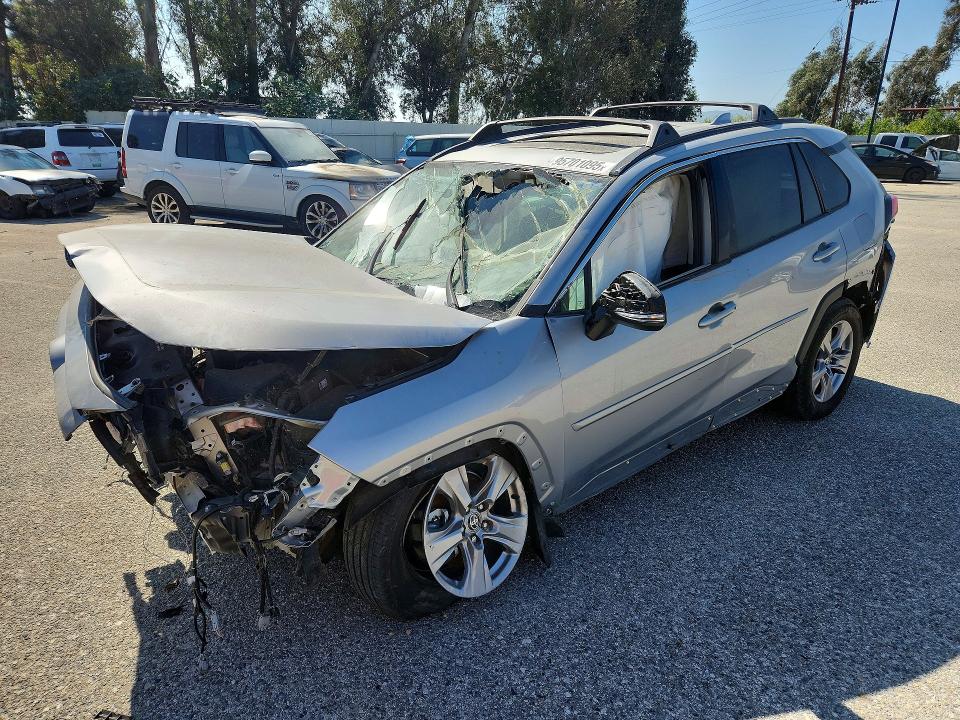 Продажа на аукционе авто 2022 Toyota Rav4, vin: 2T3P1RFV0NW323387, номер лота: 95701095
