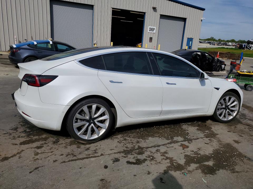 41811826 :رقم المزاد ، 5YJ3E1EA8LF802470 vin ، 2020 Tesla Model 3 مزاد بيع