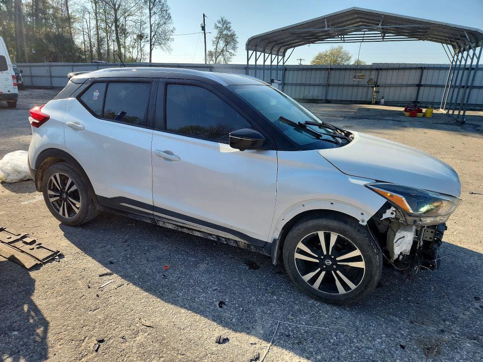 Продажа на аукционе авто 2018 Nissan Kicks, vin: 3N1CP5CU5JL504040, номер лота: 46259456