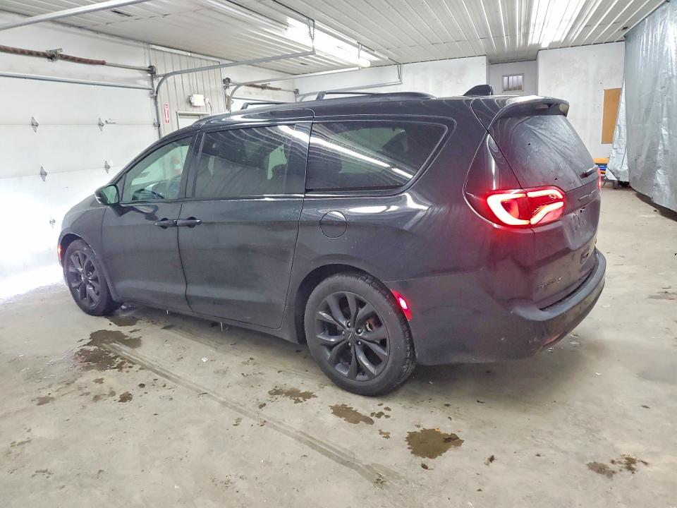 46350646 :رقم المزاد ، 2C4RC1GG2JR333492 vin ، 2018 Chrysler Pacifica مزاد بيع