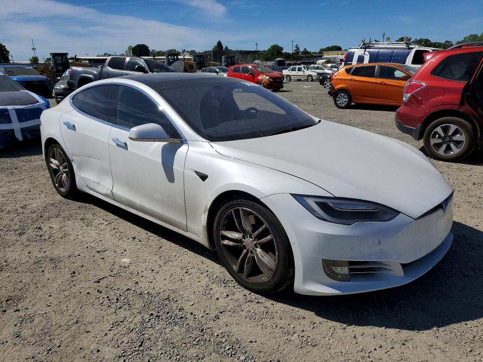 47264336 :رقم المزاد ، 5YJSA1E24GF158505 vin ، 2016 Tesla Model S مزاد بيع