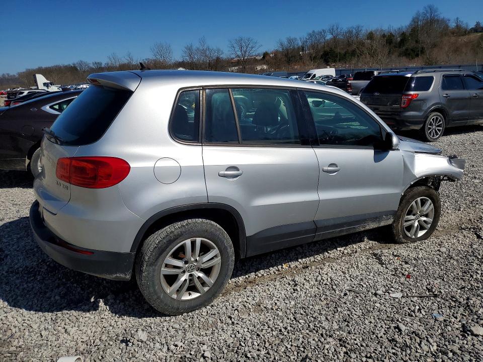 45703946 :رقم المزاد ، WVGAV7AX8DW541676 vin ، 2013 Volkswagen Tiguan مزاد بيع
