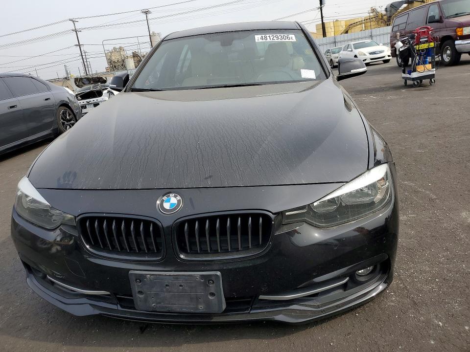 48129306 :رقم المزاد ، WBA8B9G32HNU53940 vin ، 2017 Bmw 330 مزاد بيع