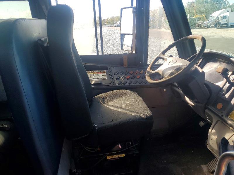 Продаж на аукціоні авто 2010 Freightliner Chassis, vin: 4UZABRDTXACAN9692, номер лоту: 79758685