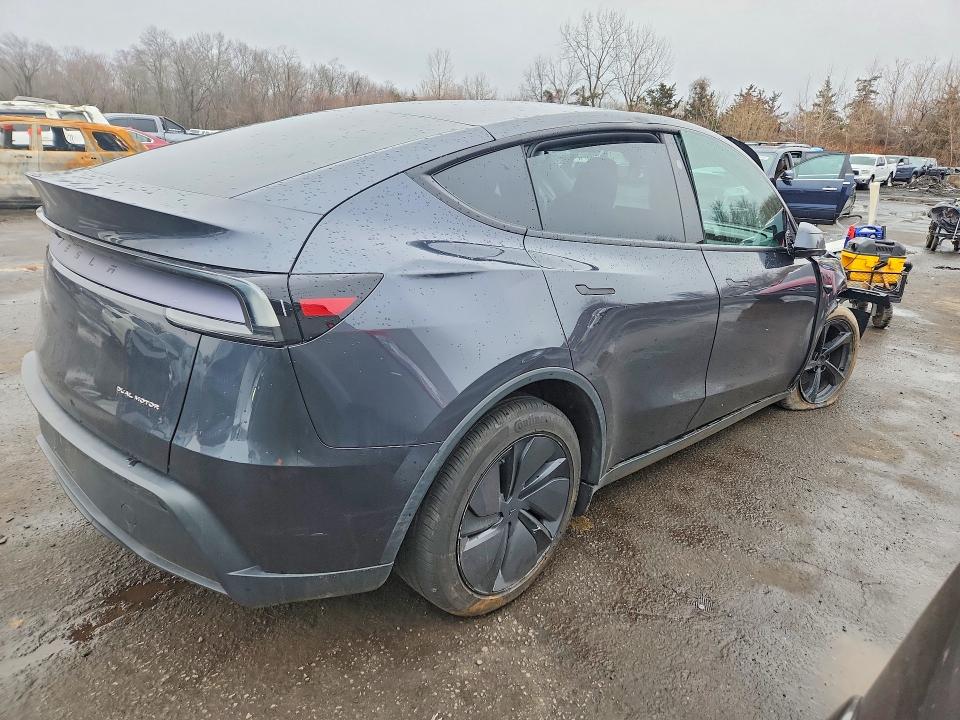 41776436 :رقم المزاد ، 7SAYGDEEXTF336998 vin ، 2026 Tesla Model Y مزاد بيع