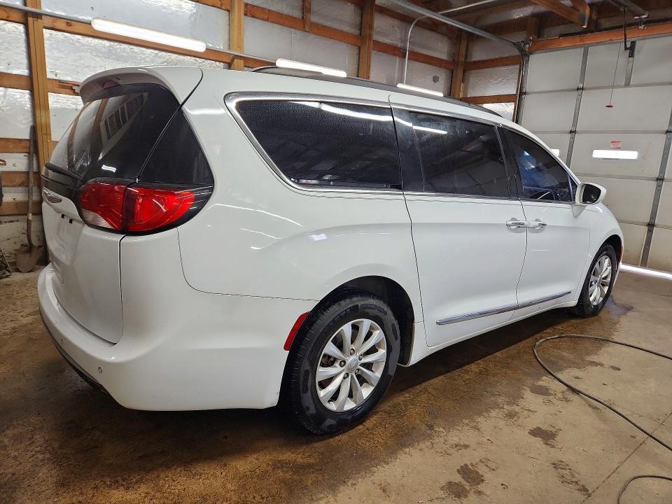 2017 Chrysler Pacifica მანქანა იყიდება აუქციონზე, vin: 2C4RC1BG4HR613917, აუქციონის ნომერი: 47226976