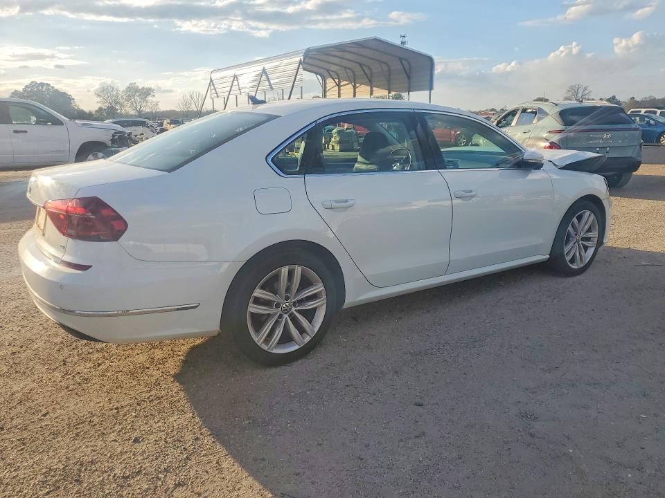 Продажа на аукционе авто 2018 Volkswagen Passat, vin: 1VWBA7A30JC030488, номер лота: 79556635