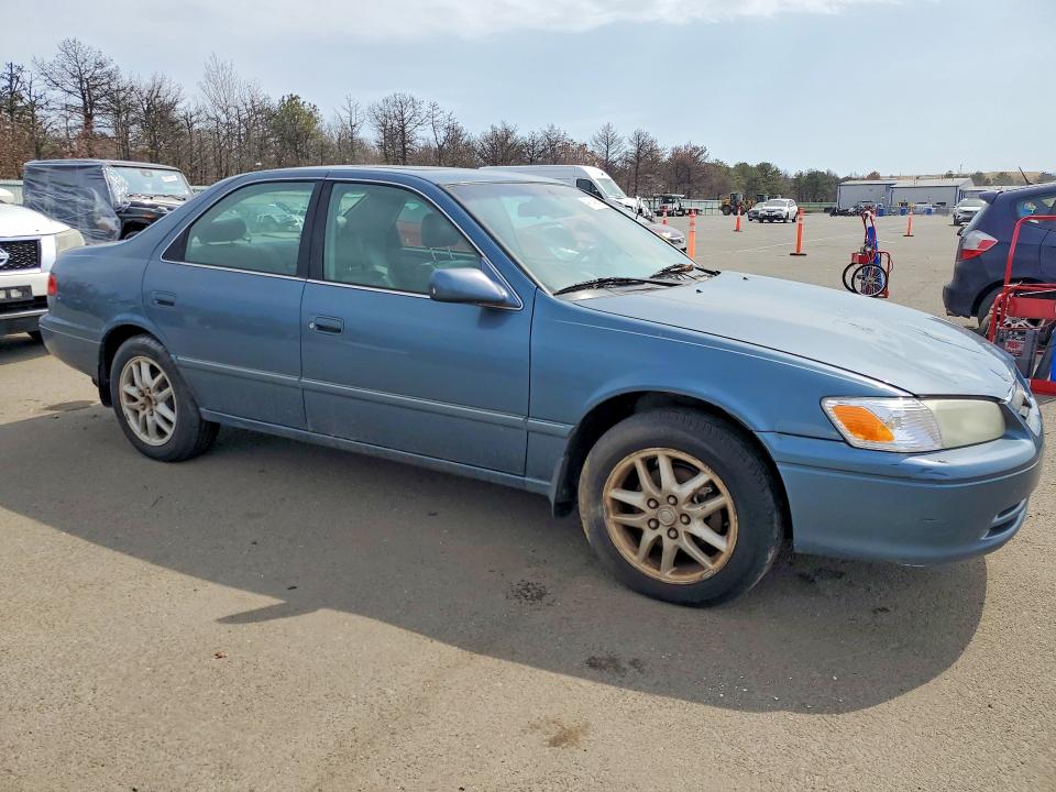 48184506 :رقم المزاد ، 4T1BF28K21U964405 vin ، 2001 Toyt Camry مزاد بيع