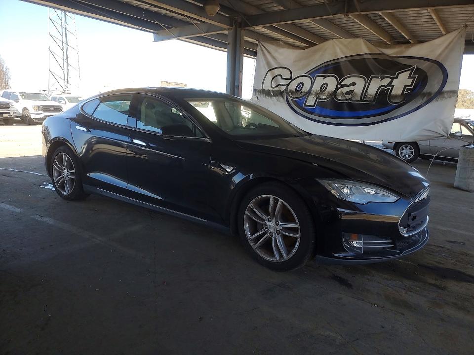 Продажа на аукционе авто 2013 Tesla Model S, vin: 5YJSA1AC1DFP10729, номер лота: 42006386