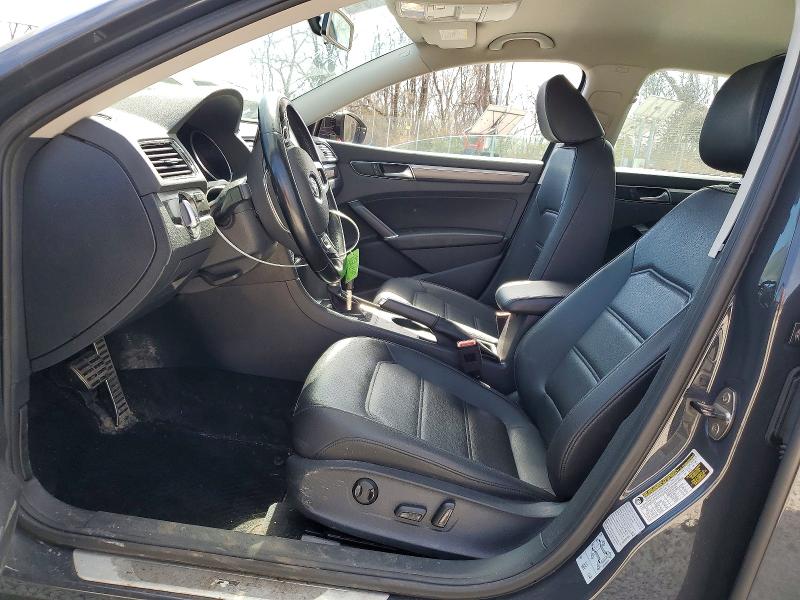 47450476 :رقم المزاد ، 1VWDT7A38HC084876 vin ، 2017 Volkswagen Passat مزاد بيع