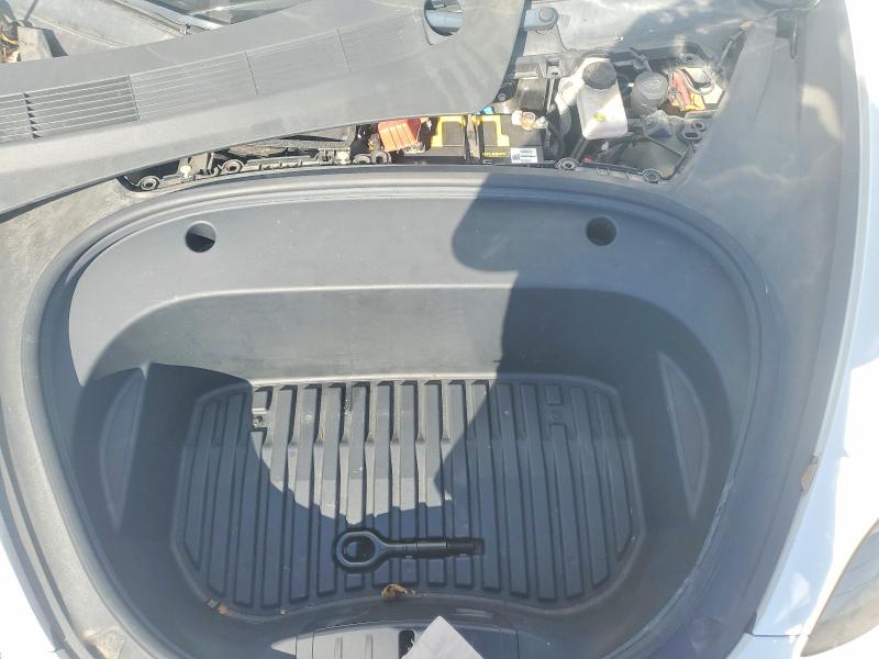 2022 Tesla Model 3 მანქანა იყიდება აუქციონზე, vin: 5YJ3E1EB8NF110687, აუქციონის ნომერი: 47245806