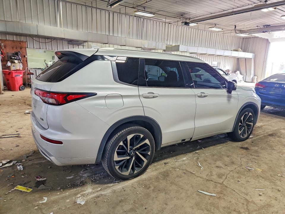 Продажа на аукционе авто 2022 Mitsubishi Outlander, vin: JA4J4VA82NZ070932, номер лота: 46167086