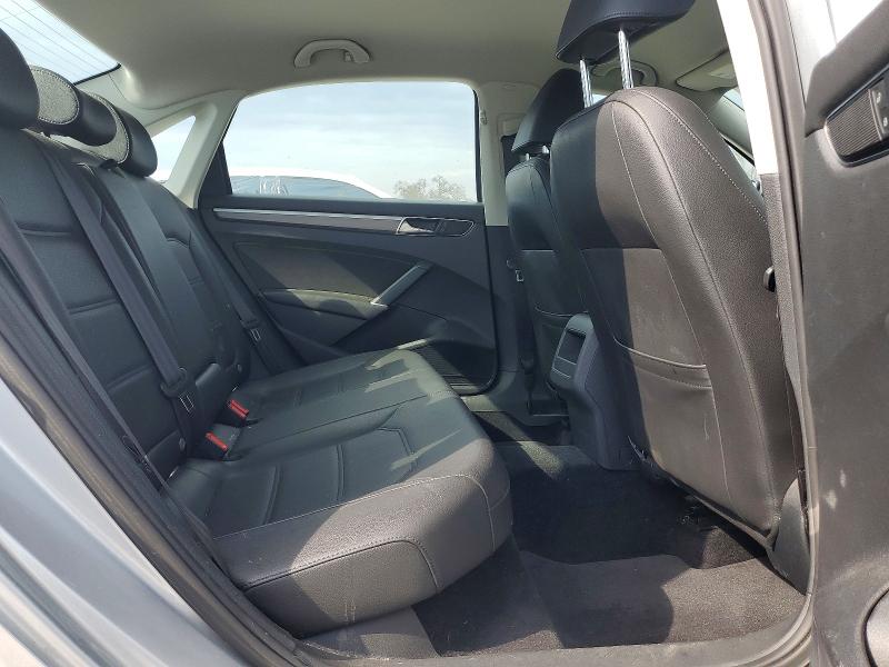 78593585 :رقم المزاد ، 1VWDT7A3XHC063818 vin ، 2017 Volkswagen Passat مزاد بيع