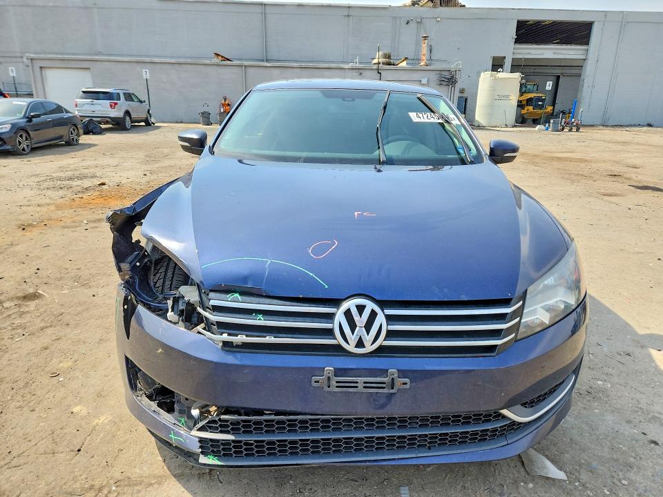 47245366 :رقم المزاد ، 1VWBP7A36DC102457 vin ، 2013 Volkswagen Passat مزاد بيع
