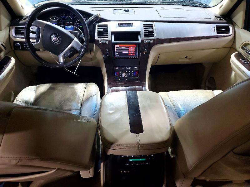Продажа на аукционе авто 2008 Cadillac Escalade, vin: 1GYFK66838R219315, номер лота: 45744936