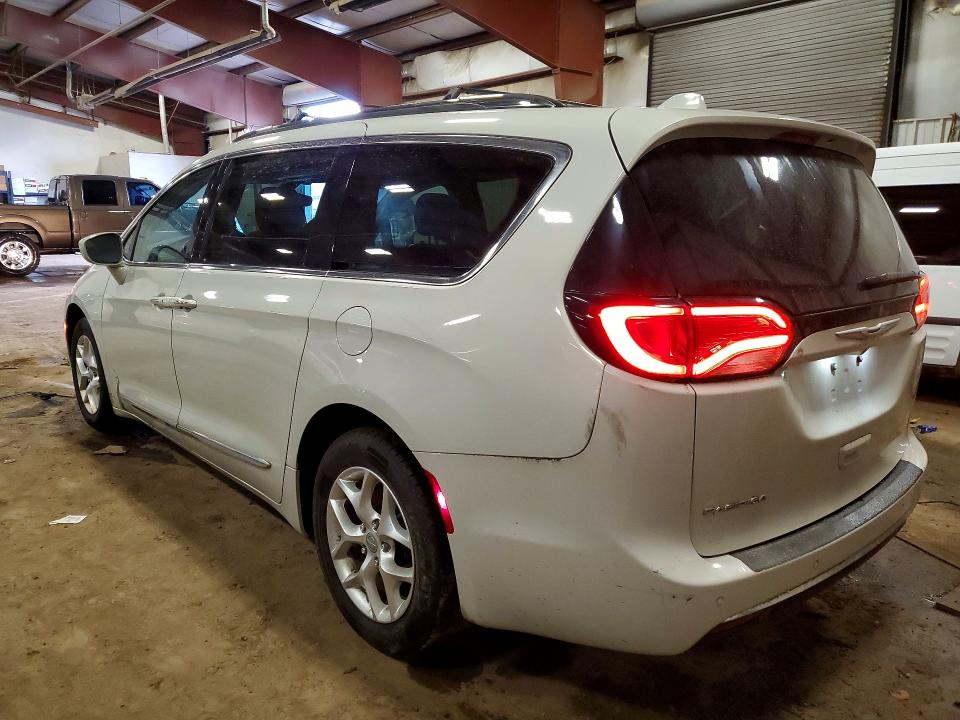 2017 Chrysler Pacifica მანქანა იყიდება აუქციონზე, vin: 2C4RC1EGXHR653656, აუქციონის ნომერი: 41619006