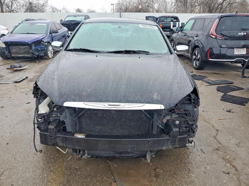 2013 Chrysler 200 მანქანა იყიდება აუქციონზე, vin: 1C3CCBCGXDN738989, აუქციონის ნომერი: 79457855