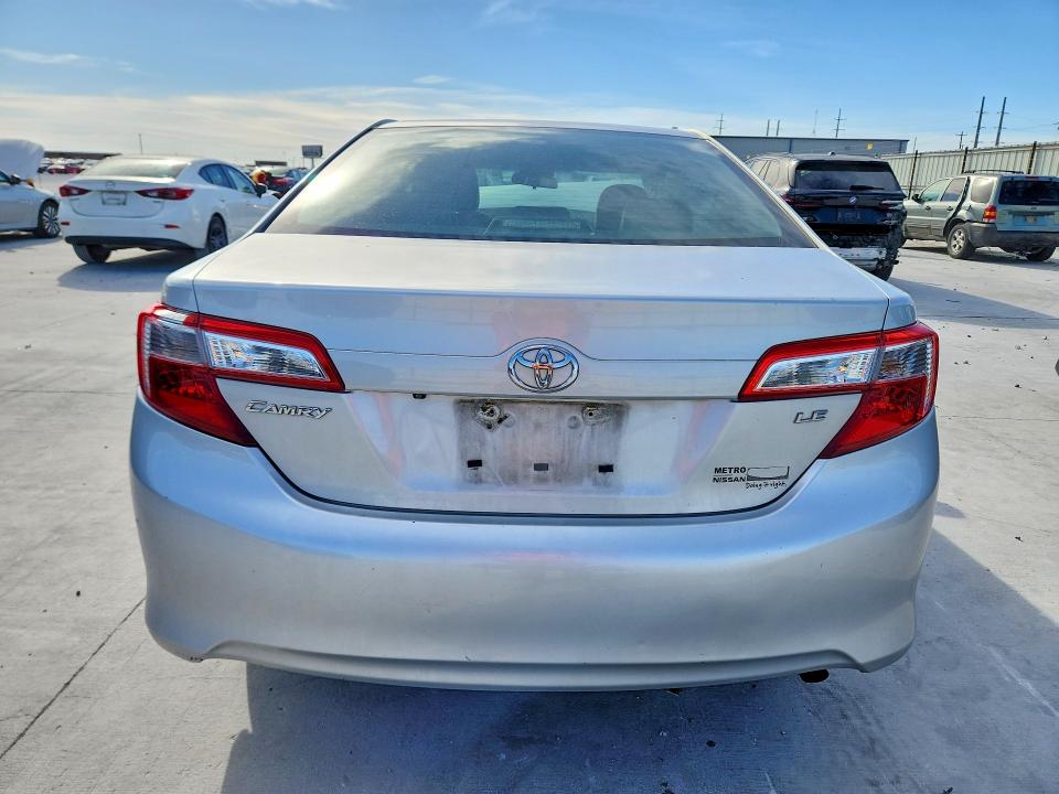 46656286 :رقم المزاد ، 4T4BF1FK8ER442886 vin ، 2014 Toyota Camry مزاد بيع