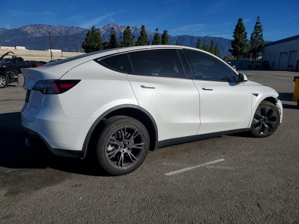 Продаж на аукціоні авто 2025 Tesla Model Y, vin: 7SAYGDEE6SF308047, номер лоту: 46000266