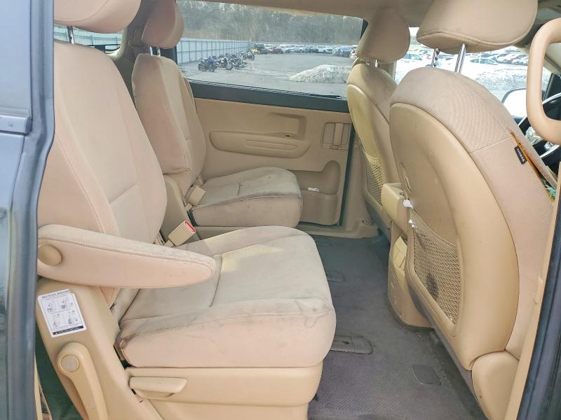 45754856 :رقم المزاد ، KNDMB5C15F6061699 vin ، 2015 Kia Sedona مزاد بيع