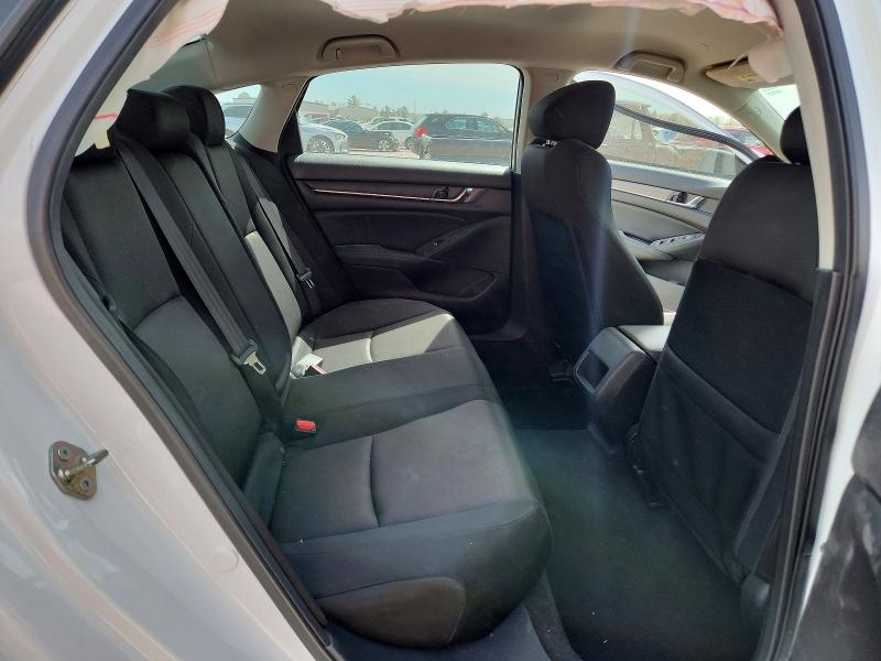 46265386 :رقم المزاد ، 1HGCV1F18JA111011 vin ، 2018 Honda Accord مزاد بيع