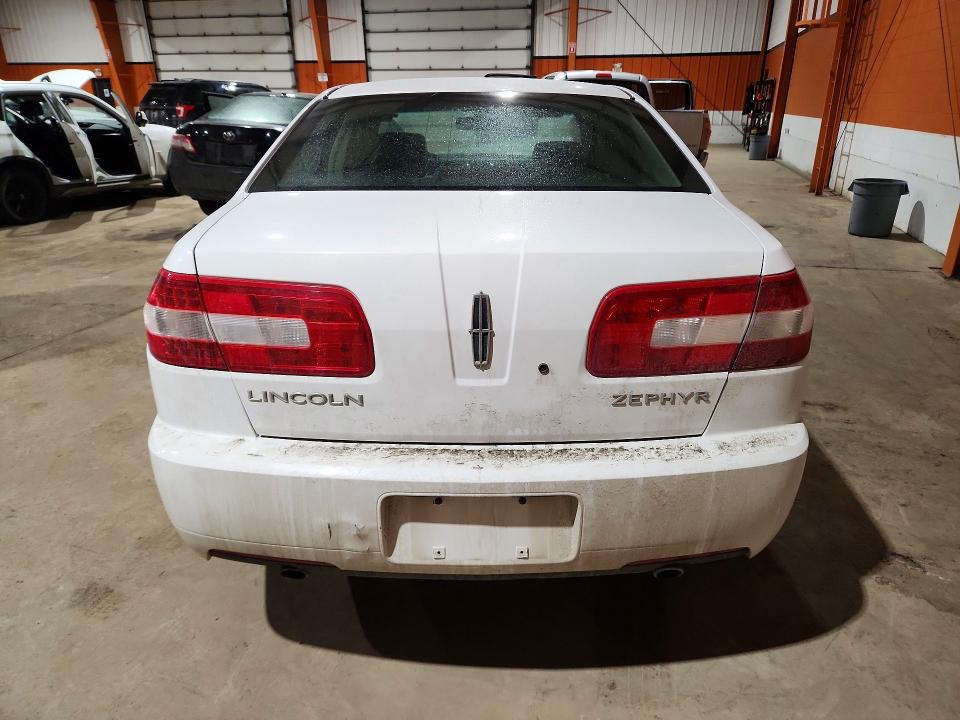 41604966 :رقم المزاد ، 3LNHM26126R663481 vin ، 2006 Lincoln Townhouse Zephyr مزاد بيع