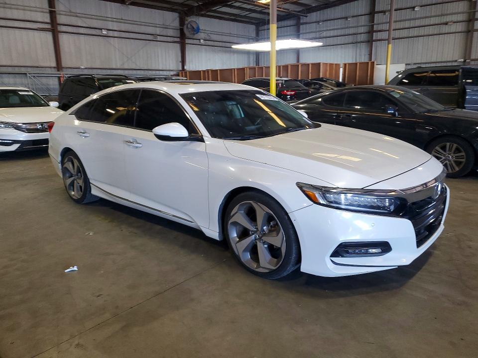 2018 Honda Accord მანქანა იყიდება აუქციონზე, vin: 1HGCV1F95JA064087, აუქციონის ნომერი: 46770376