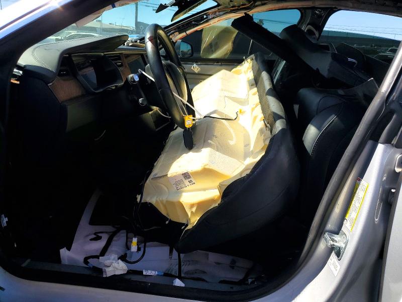 45997856 :رقم المزاد ، 5YJSA1E27JF281335 vin ، 2018 Tesla Model S مزاد بيع