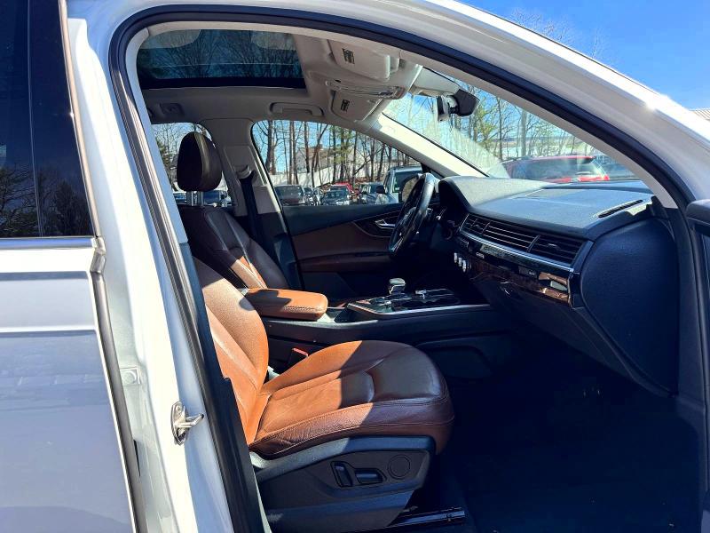 Продаж на аукціоні авто 2017 Audi Q7, vin: WA1LAAF78HD028003, номер лоту: 47843656