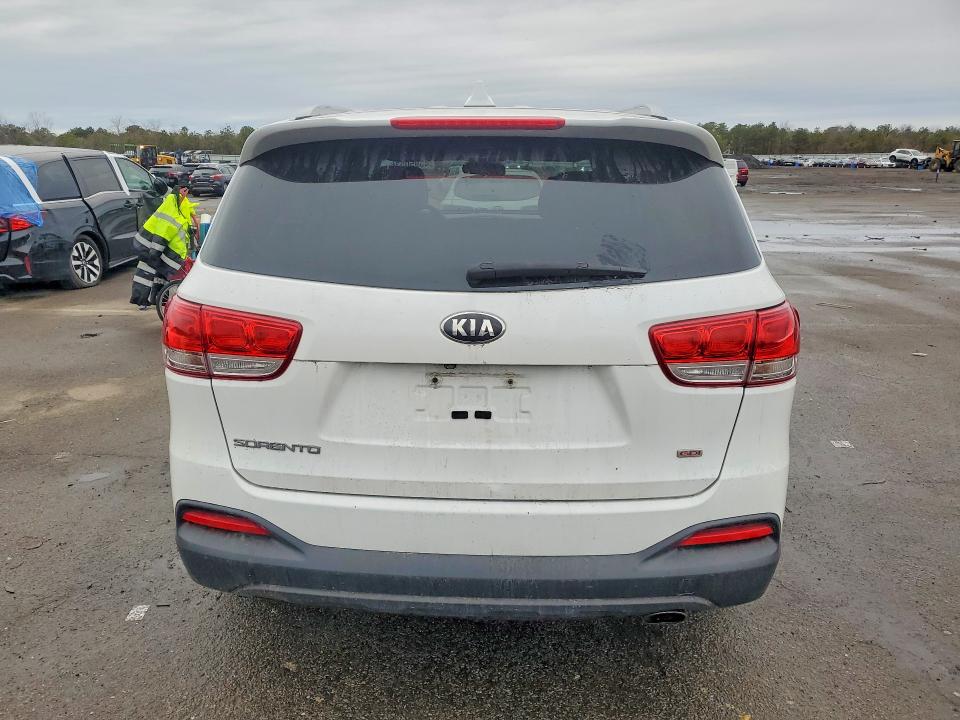 45950536 :رقم المزاد ، 5XYPG4A38GG018826 vin ، 2016 Kia Sorento مزاد بيع
