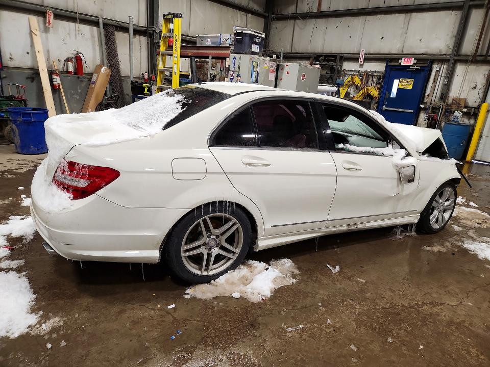2012 Mercedes-benz C მანქანა იყიდება აუქციონზე, vin: WDDGF8BBXCA676552, აუქციონის ნომერი: 76060355