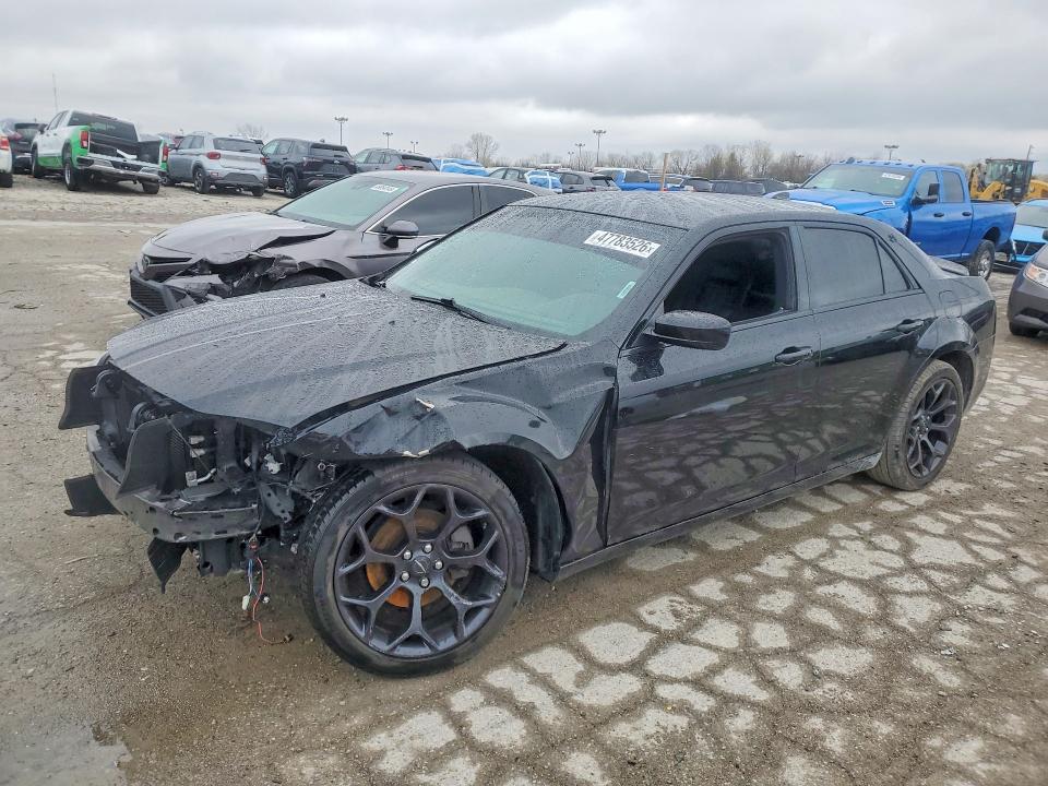 Auction sale of the 2019 Chrysler 300, vin: 2C3CCABG0KH697922, lot number: 47783526