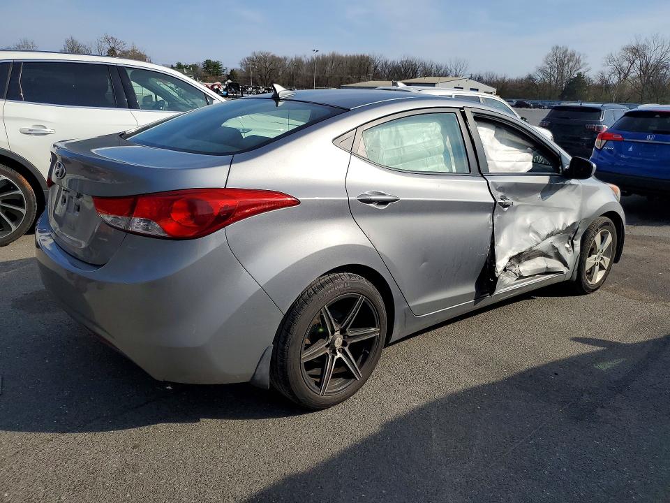 48094256 :رقم المزاد ، KMHDH4AEXDU928047 vin ، 2013 Hyundai Elantra مزاد بيع