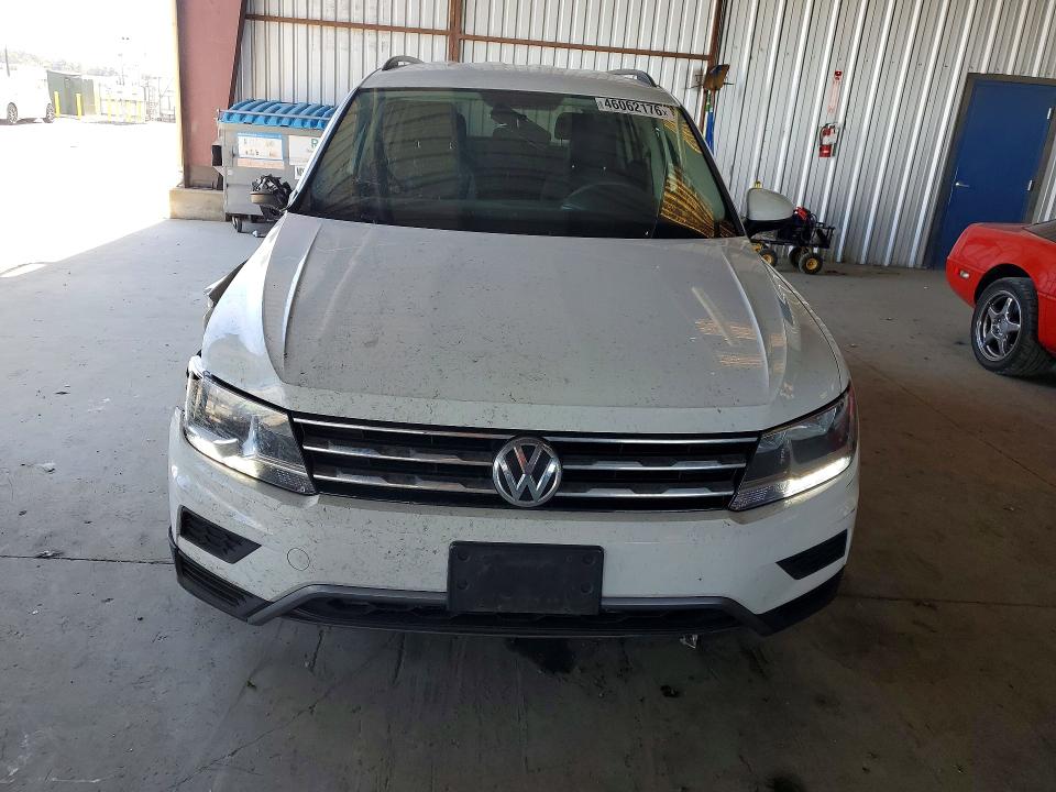 Продаж на аукціоні авто 2018 Volkswagen Tiguan, vin: 3VV1B7AX2JM109742, номер лоту: 46062176