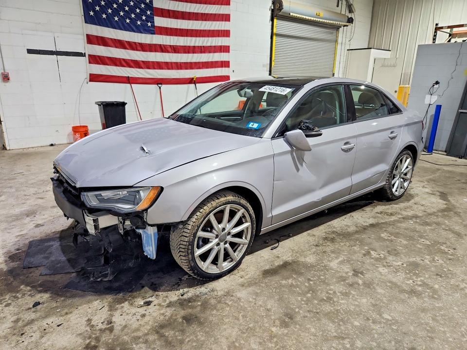 45481216 :رقم المزاد ، WAUBFGFF3F1070054 vin ، 2015 Audi A3 مزاد بيع