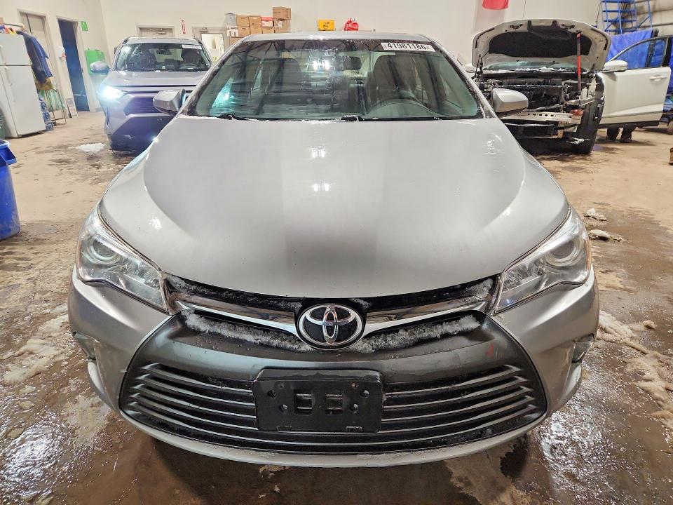 41981186 :رقم المزاد ، 4T1BF1FKXHU744100 vin ، 2017 Toyota Camry مزاد بيع