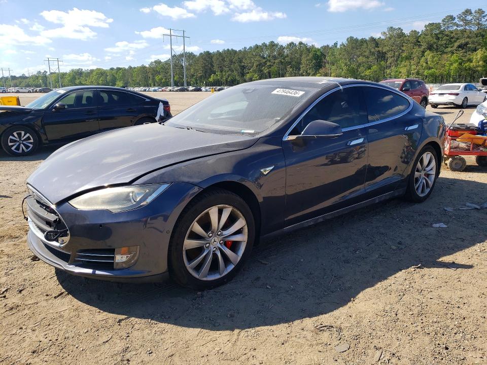 47946436 :رقم المزاد ، 5YJSA1H46FF082264 vin ، 2015 Tesla Model S مزاد بيع