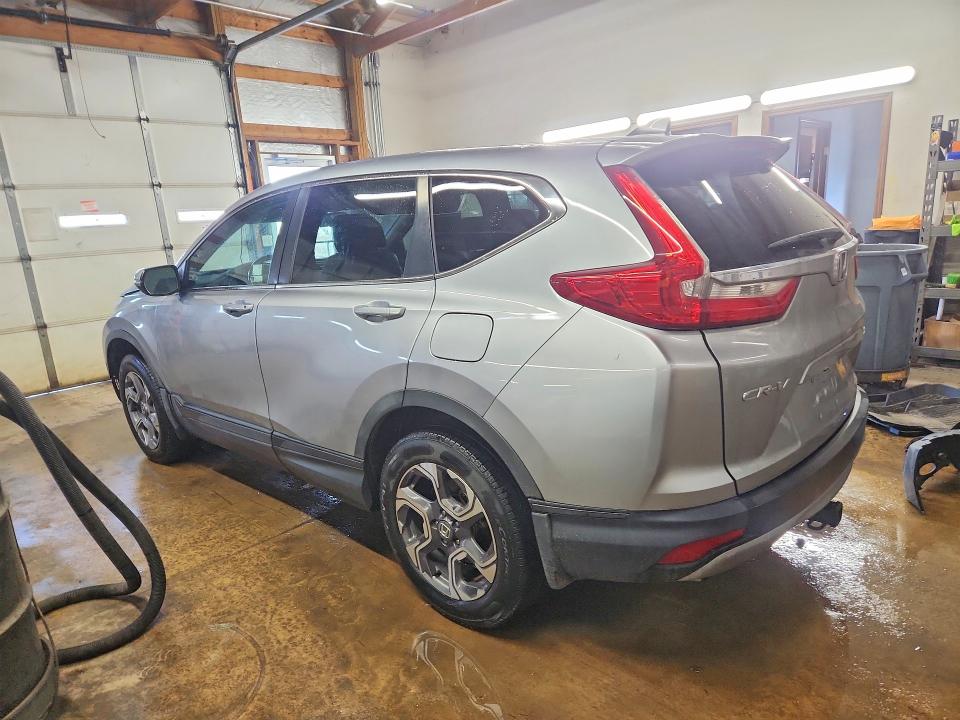 46711606 :رقم المزاد ، 7FARW2H83JE000402 vin ، 2018 Honda Cr-v مزاد بيع