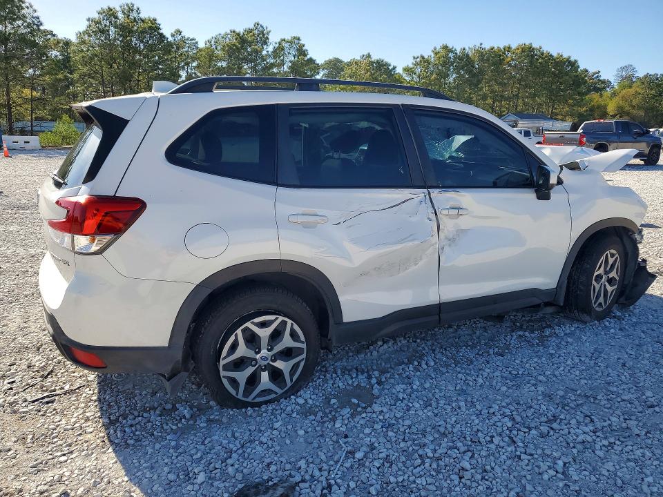 46642946 :رقم المزاد ، JF2SKAJC6MH556517 vin ، 2021 Subaru Forester مزاد بيع