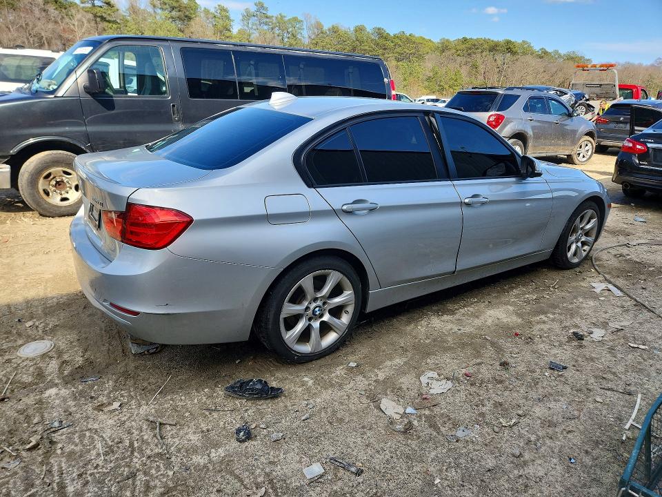 47560406 :رقم المزاد ، WBA3C3C56DF981691 vin ، 2013 Bmw 320 مزاد بيع